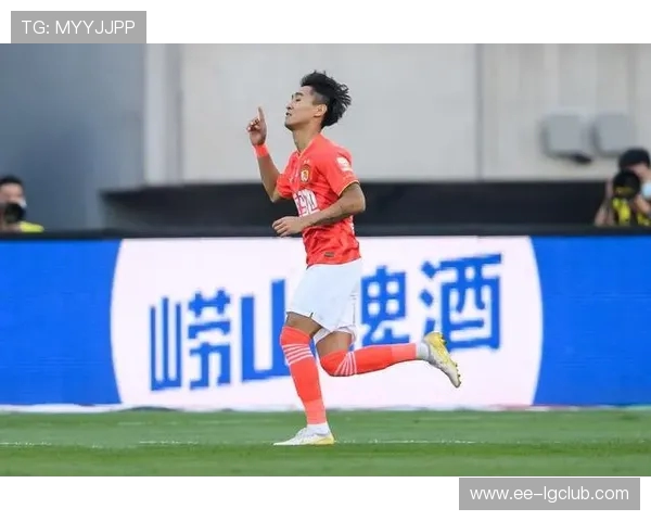 刘海柱足球博主是谁 他在足球界的影响力及其观点解析